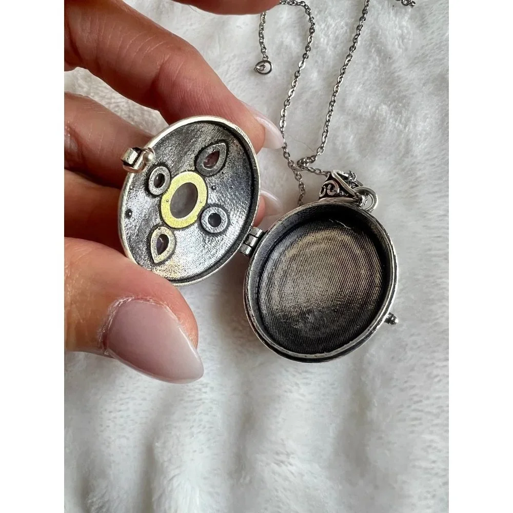 925 Vintage Style Rainbow Flash Moonstone POISON Locket Pendant Necklace - Picture 7 of 12
